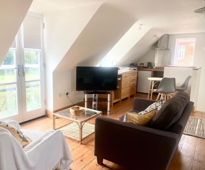 Delightful Ely House Bright And Warm With Cathedral Viewアパートメント エクステリア 写真
